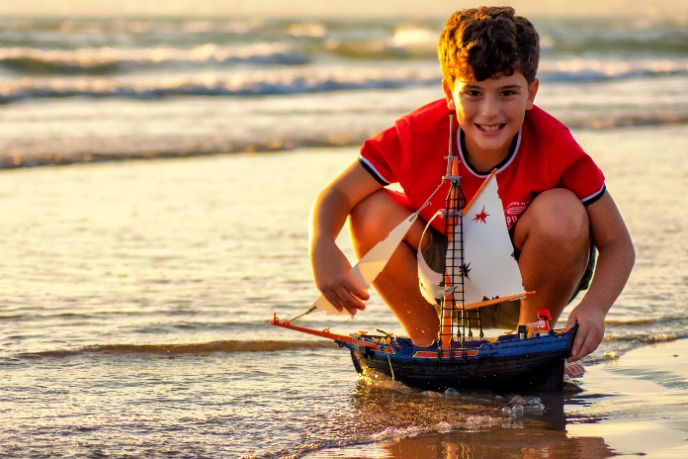 Как выбрать игрушку лодку на пульте управления?