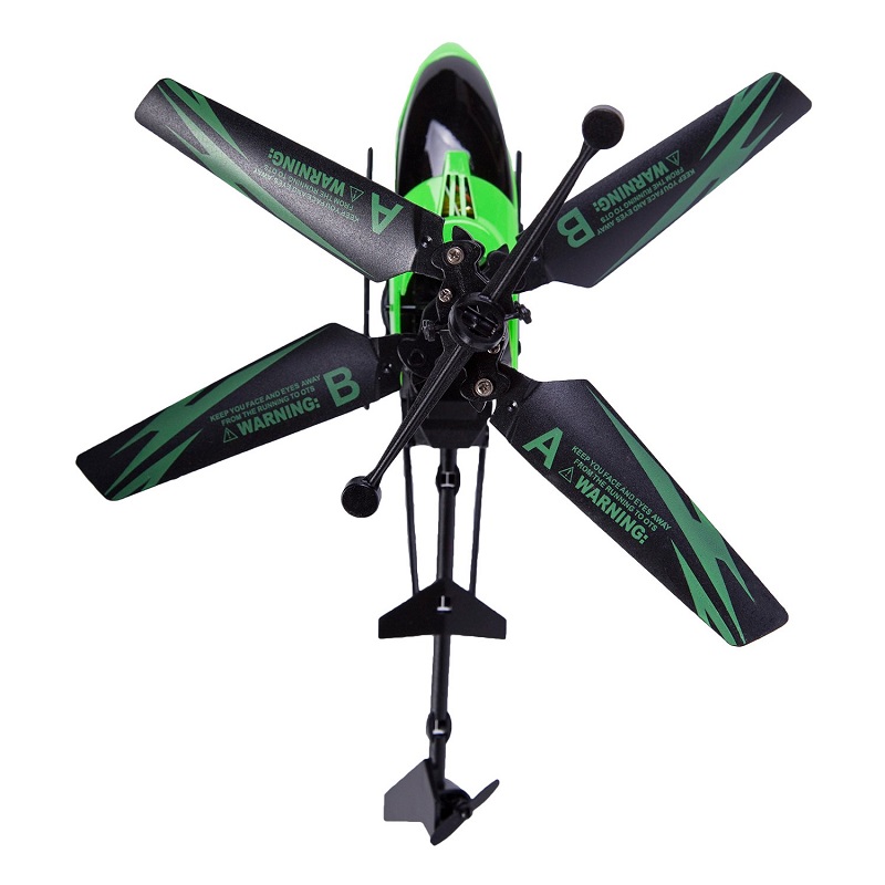 Игрушечный вертолет