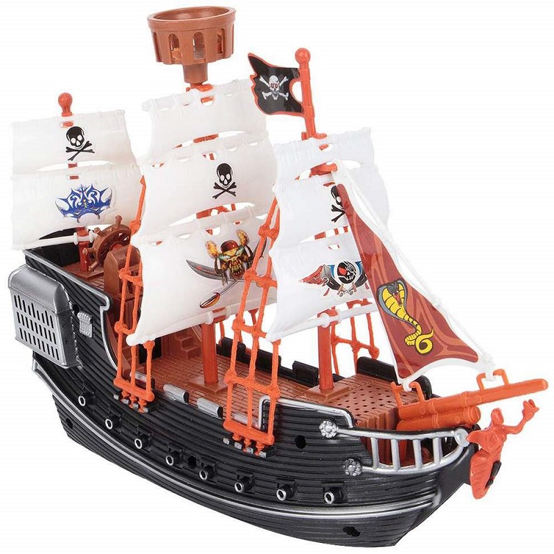 Игрушечный корабль