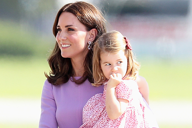 Кейт Миддлтон с дочкой Шарлоттой Кейт Миддлтон с дочкой Шарлоттой