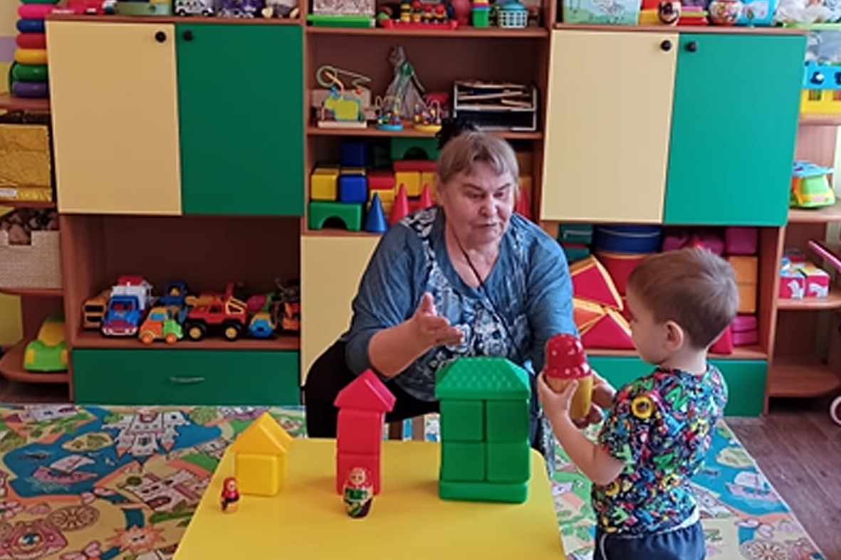 Матрёшки в гостях у детей Матрёшки в гостях у детей