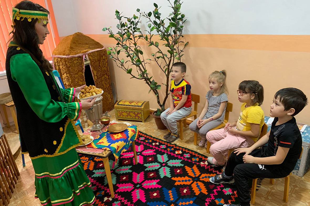 Ведущий Ведущий