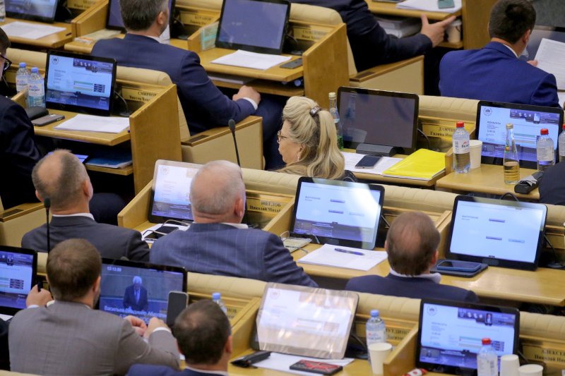 Госдума избавляет учителей от ненужной отчетности Госдума избавляет учителей от ненужной отчетности