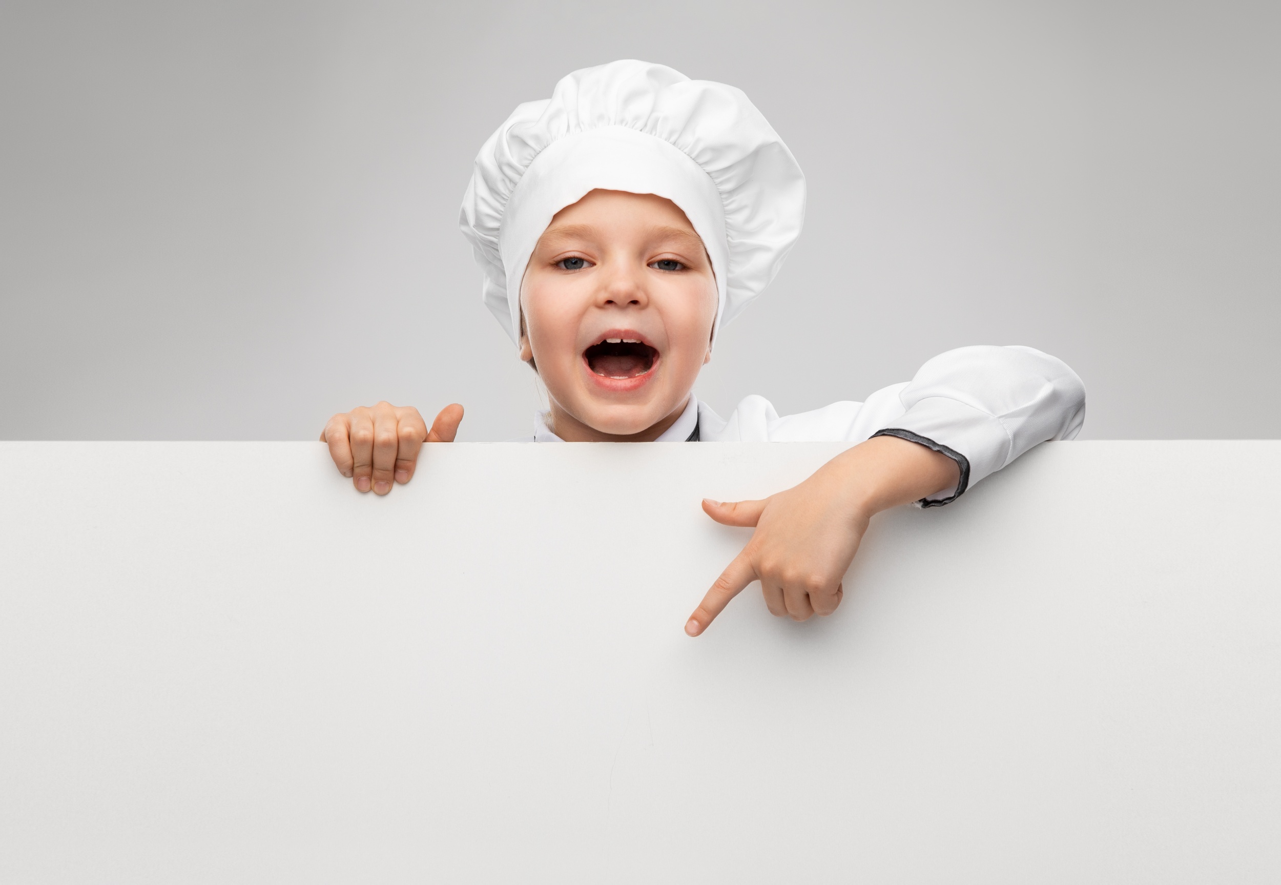 74 - scastlivaa-malen-kaa-devocka-v-povarah-toke-s-beloi-doskoi.jpg 74 - scastlivaa-malen-kaa-devocka-v-povarah-toke-s-beloi-doskoi.jpg