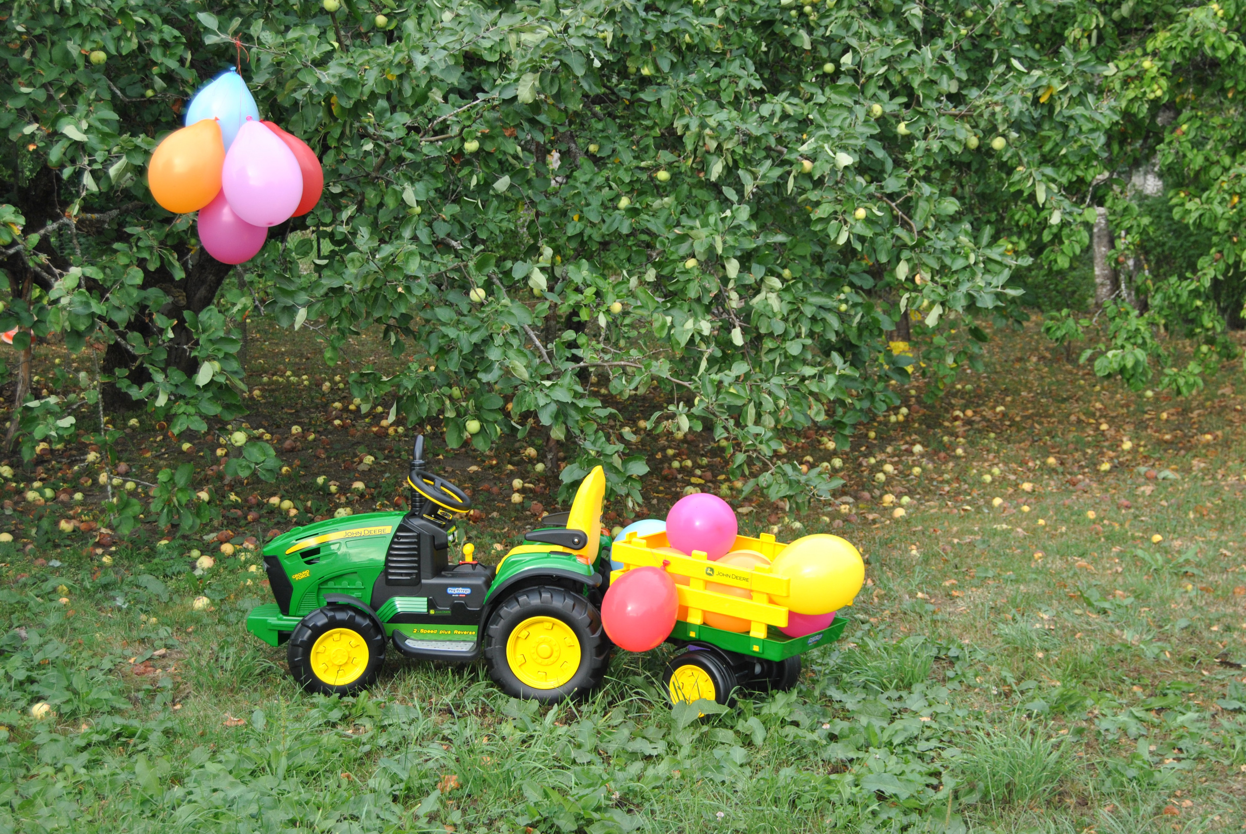 Электротрактор John Deere Ground Force Peg-Perego Электротрактор John Deere Ground Force Peg-Perego