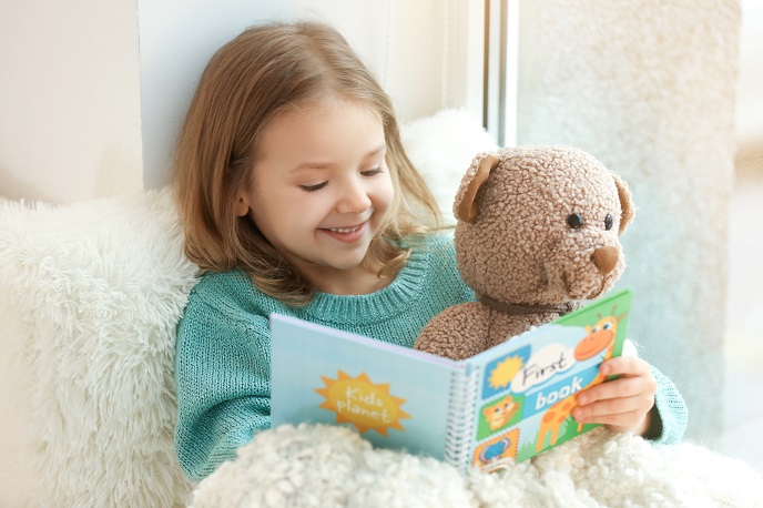 Девочка с книгой Девочка с книгой