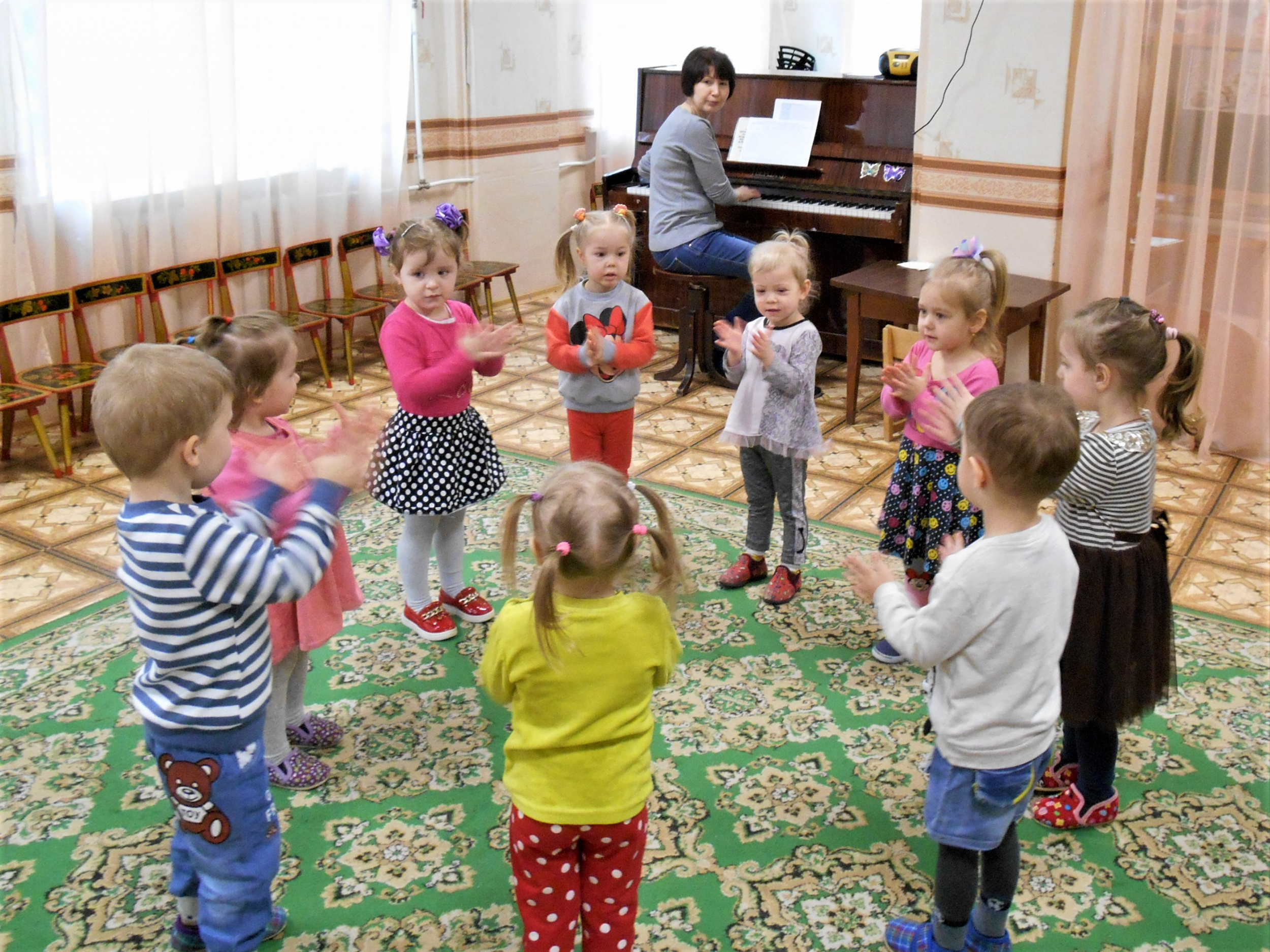 Хоровод1.jpg Хоровод1.jpg