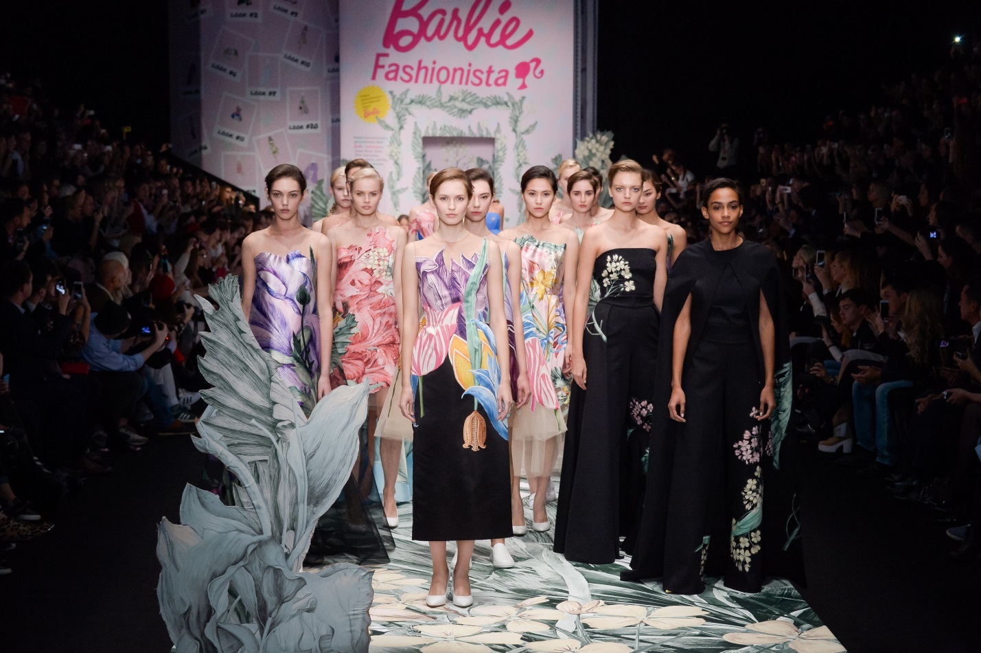 Алёна Ахмадуллина шьёт для Barbie® Алёна Ахмадуллина шьёт для Barbie®