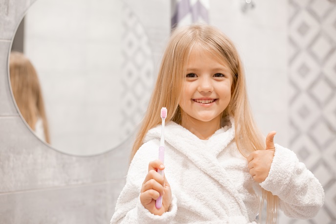 Чистить зубы