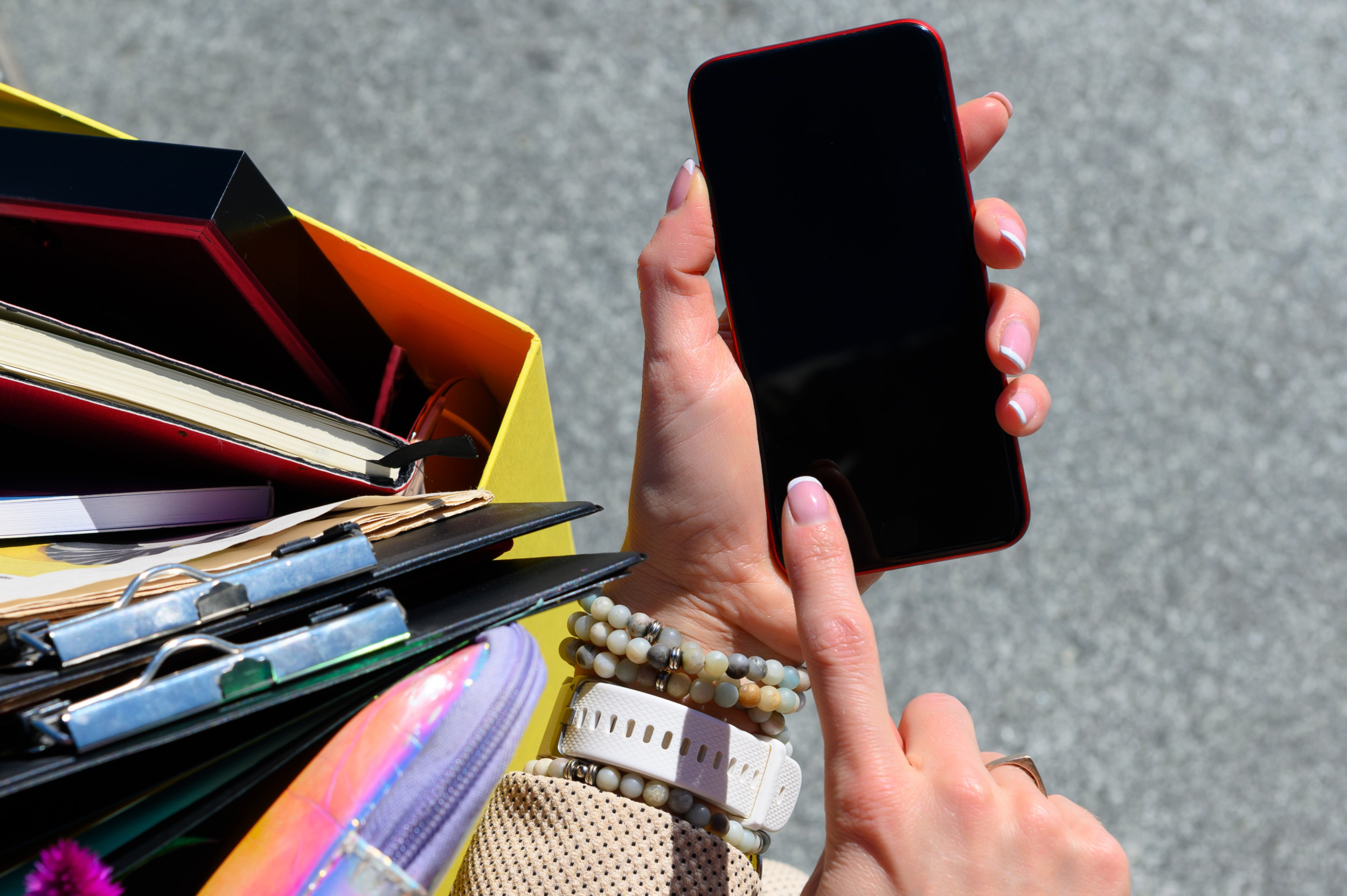 jobless-woman-searching-new-job-online-just-after-being-dismissed.jpg jobless-woman-searching-new-job-online-just-after-being-dismissed.jpg