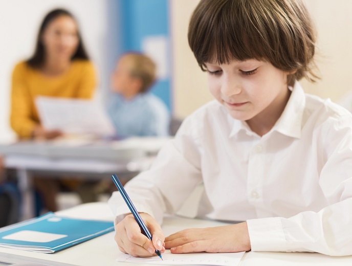 Дети учатся писать Дети учатся писать