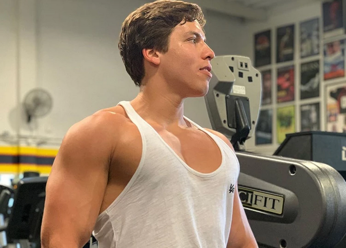 Сын Арнольда Шварценеггера Сын Арнольда Шварценеггера