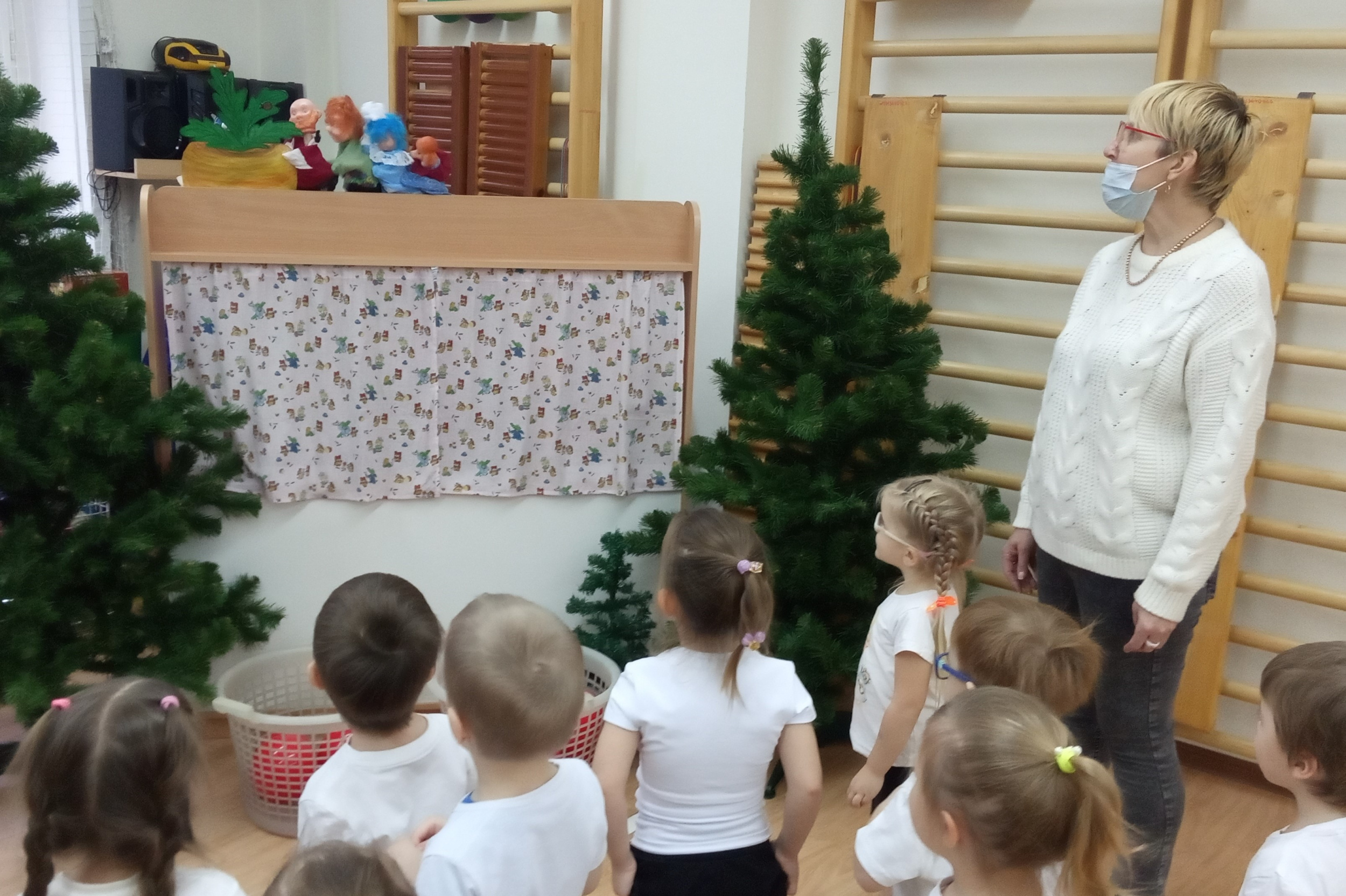 Ведущий-сказочник