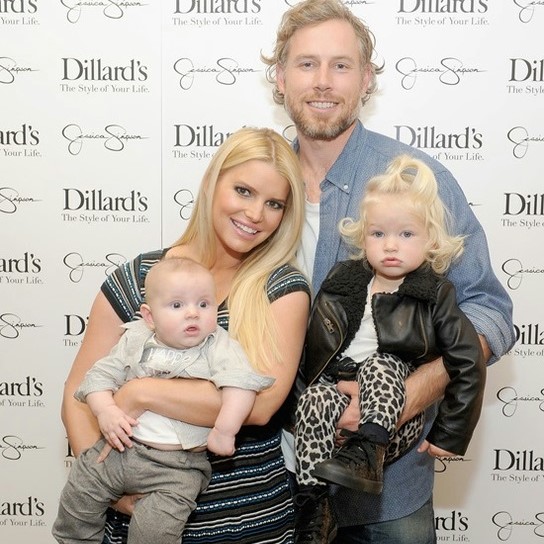 Сын и дочка Джессики Симпсон и Эрика Джонсона Сын и дочка Джессики Симпсон и Эрика Джонсона