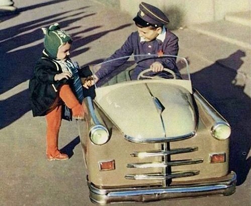 Педальная машина Педальная машина