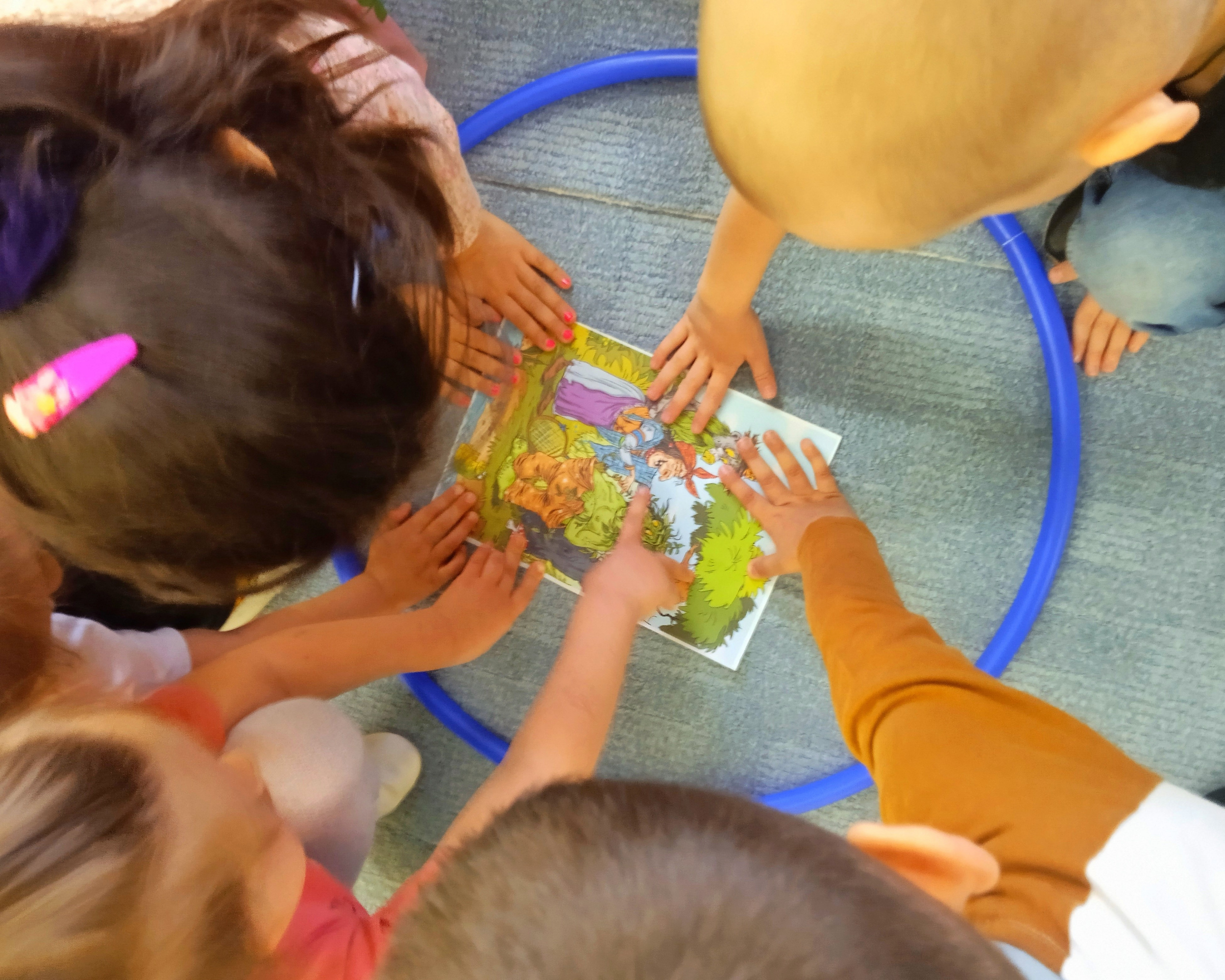 Остановка «Надёжный дом» Остановка «Надёжный дом»