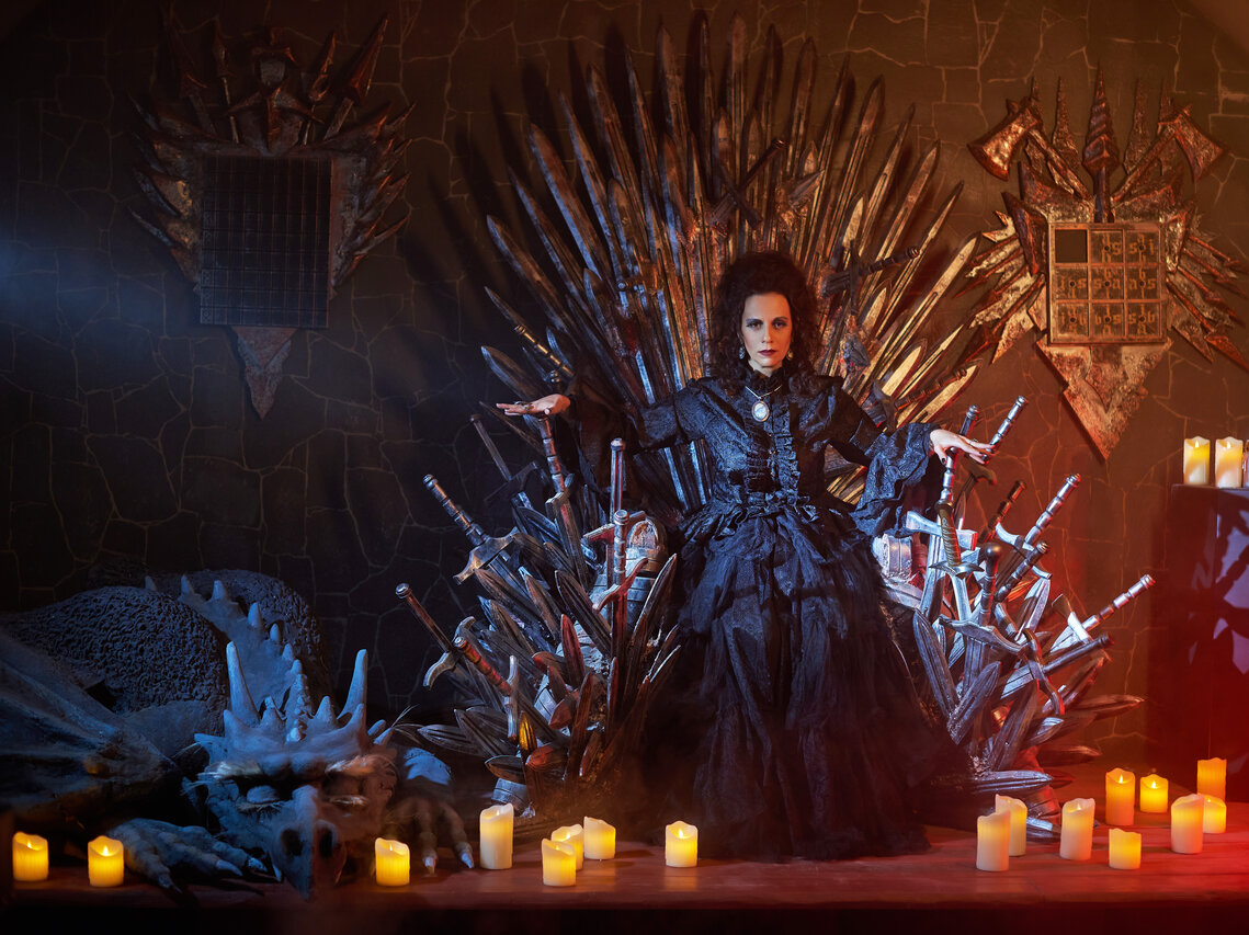 Королева на троне Королева на троне