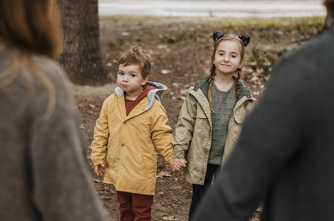 Как научить ребенка отличать «своих» от «чужих» Как научить ребенка отличать «своих» от «чужих»