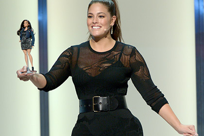 Модель формата plus-size стала прототипом новой куклы Барби Модель формата plus-size стала прототипом новой куклы Барби