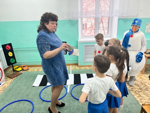 Воспитатель