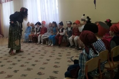 Сценарно-режиссёрская разработка новогоднего праздника Сценарно-режиссёрская разработка новогоднего праздника