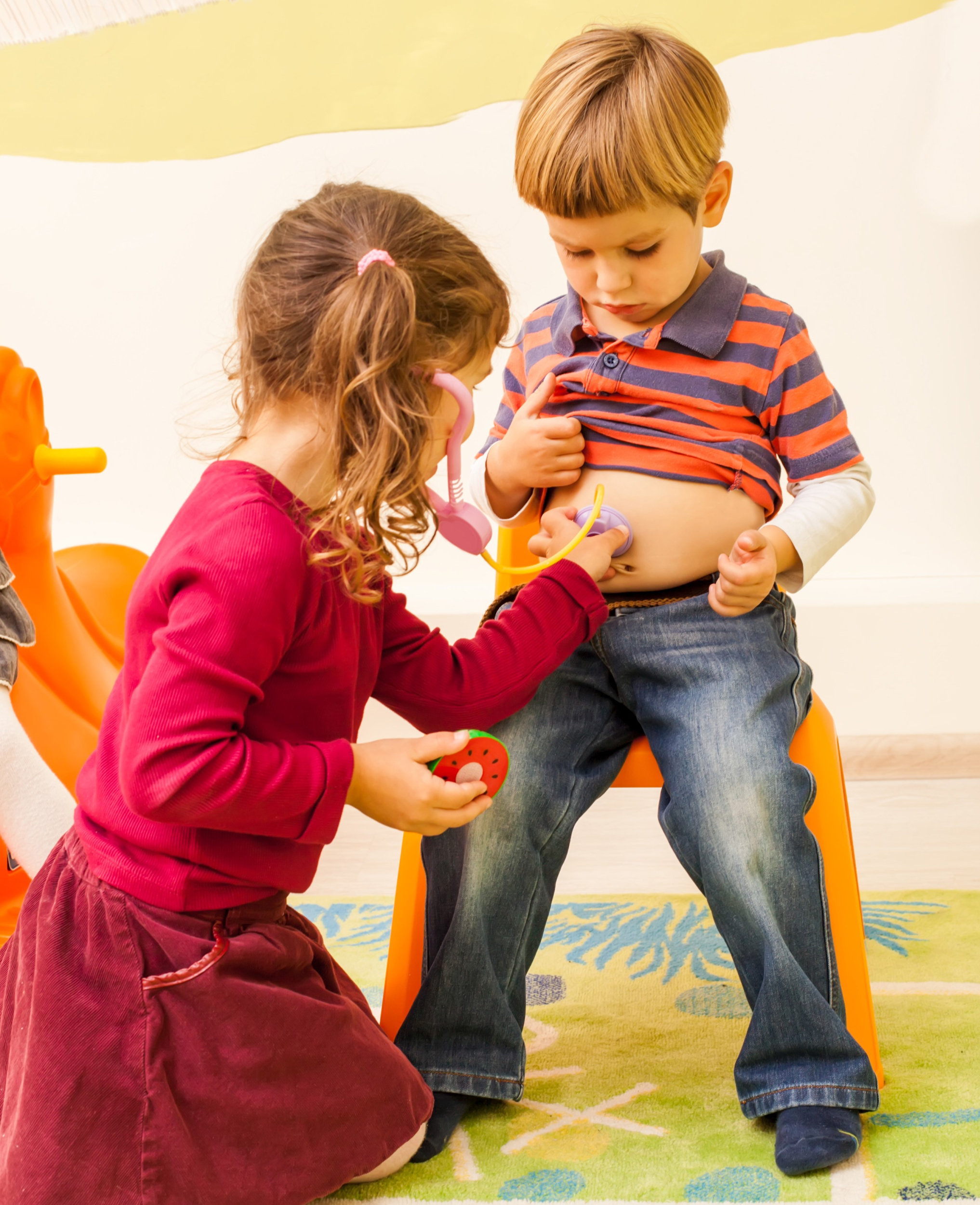 2 girl-with-stethoscope-is-playing-doctor-listening-boy-s-belly.jpg 2 girl-with-stethoscope-is-playing-doctor-listening-boy-s-belly.jpg