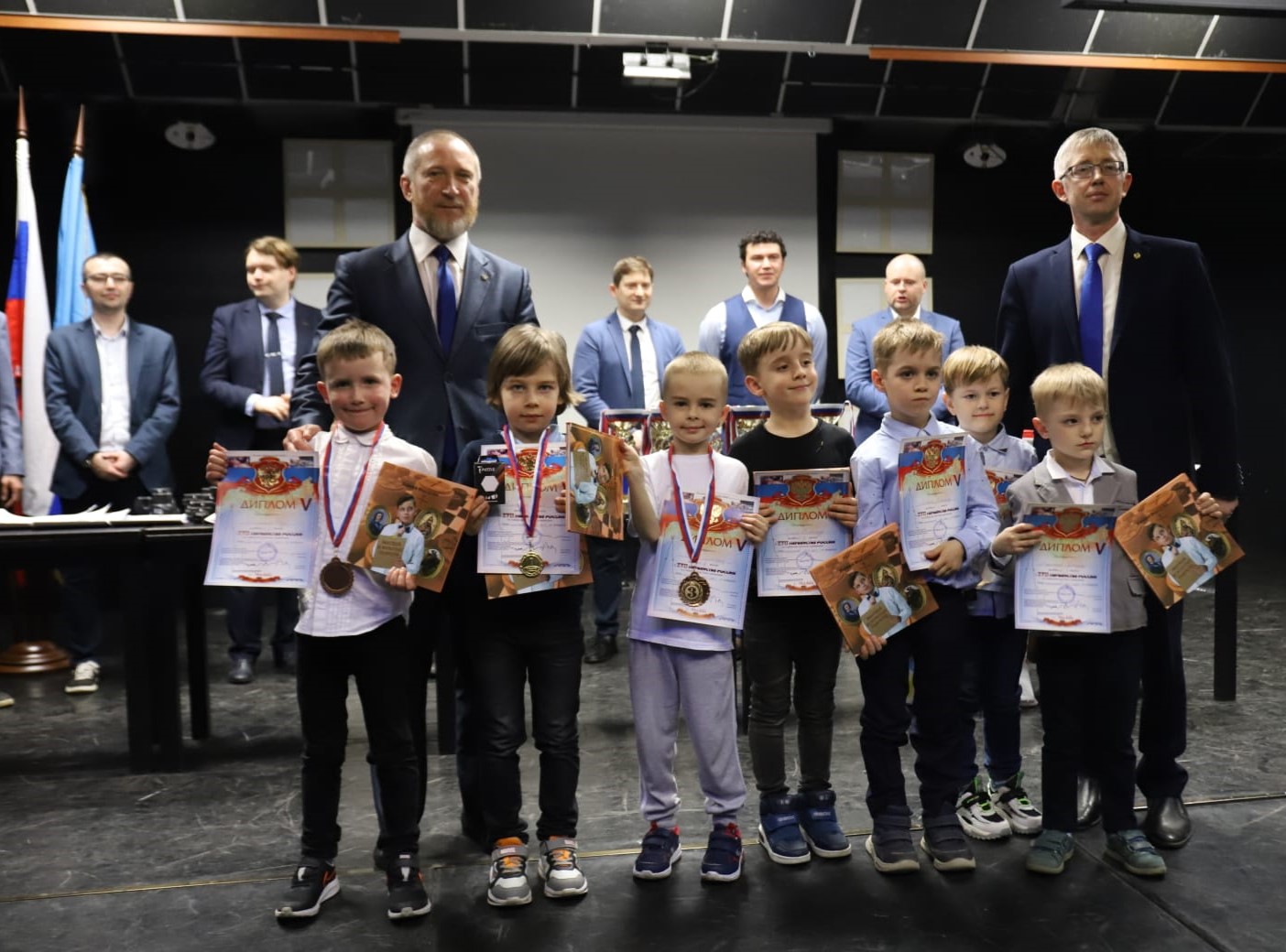 4 PHOTO-2025-08-10-17-21-38 3.jpg