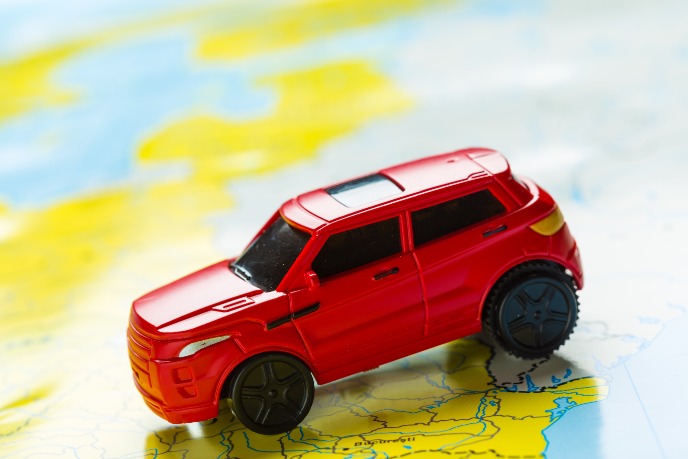 красная инерционная машина.jpeg