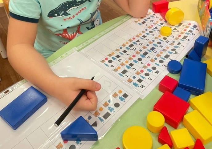 Логико-математические блоки Дьенеша.jpeg